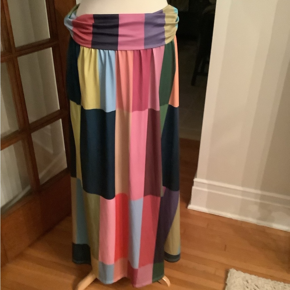 Beyond this plane gorgeous skirt and top set size 4X - Picture 6 of 13